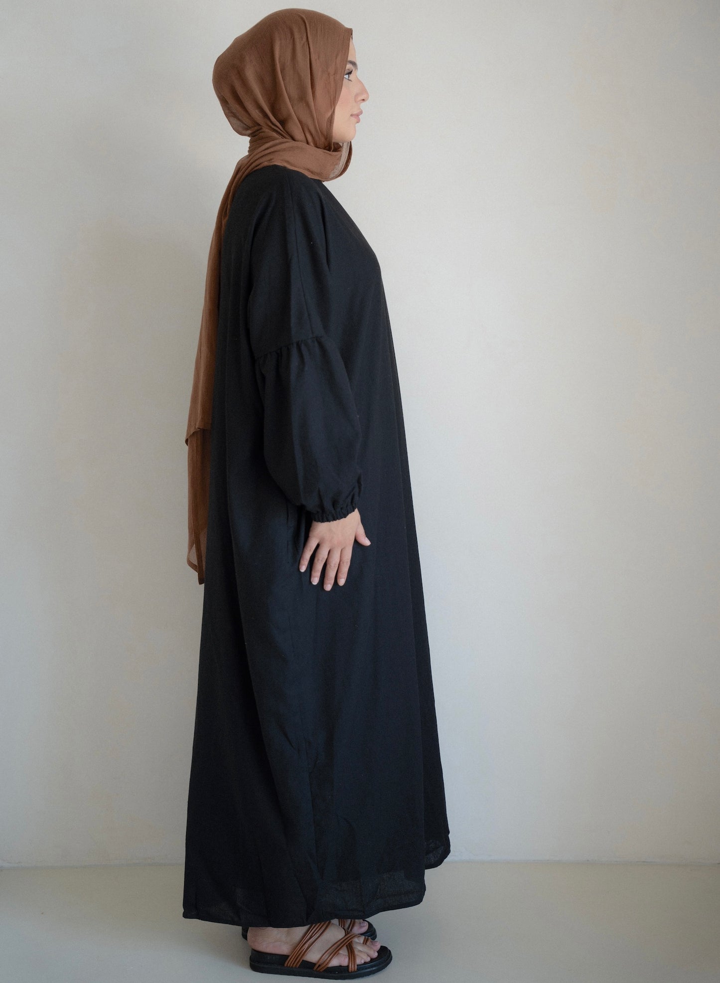 RAWYA - Black