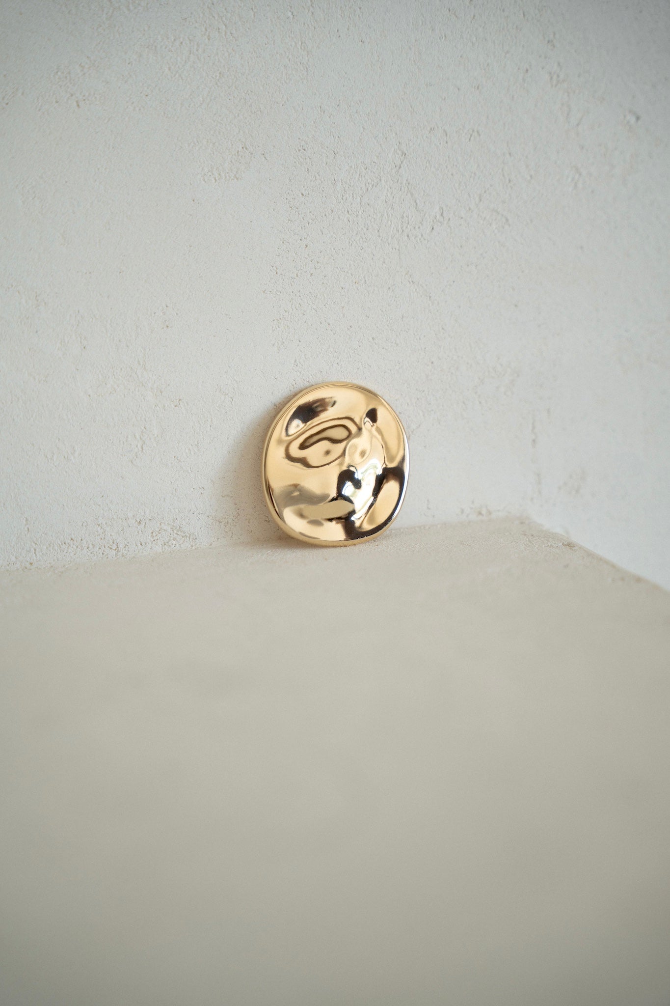 MUSE BROOCH